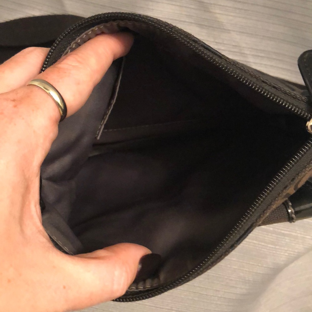 Small black Crossbody coach purse - Picture 4 of 4